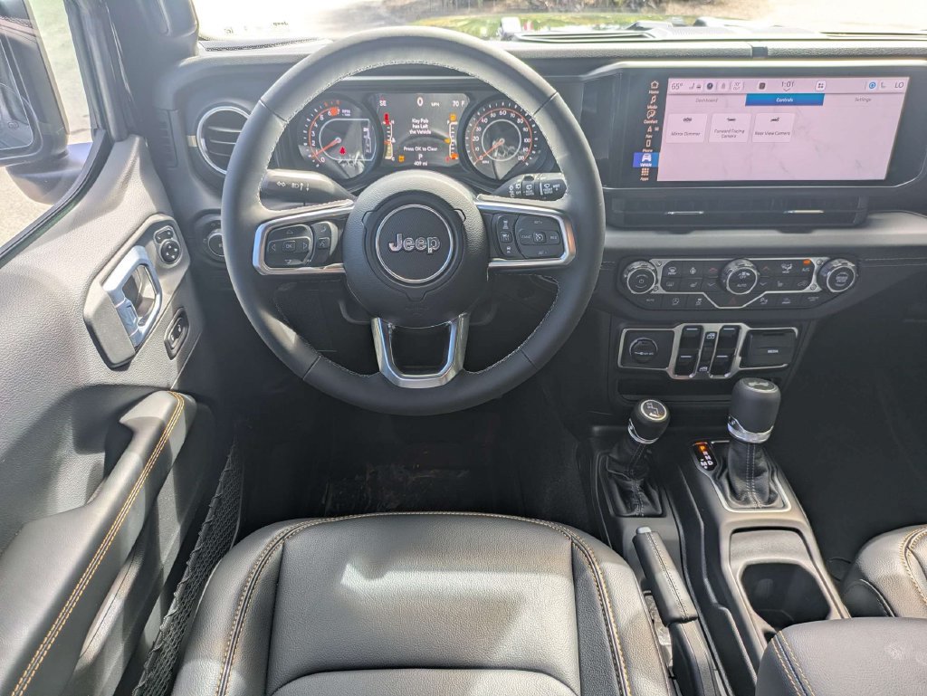 Used 2026 Jeep Wrangler Unlimited Sahara AWD/4WD image 16