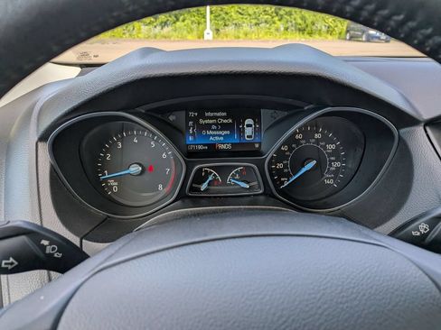 Used 2018 Ford Focus Titanium w/ Titanium Technology Package FWD image 11