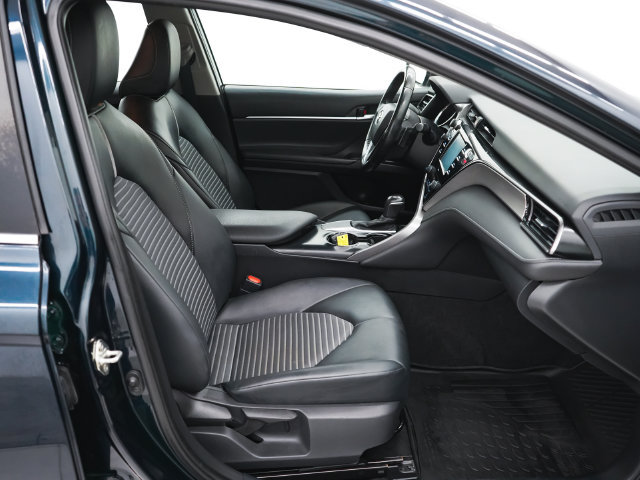 Used 2020 Toyota Camry SE w/ Convenience Package FWD image 40