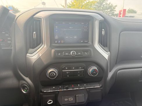 Used 2022 Chevrolet Silverado 1500 W/T RWD image 11