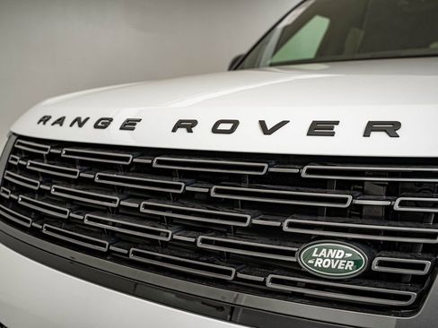 New 2026 Land Rover Range Rover SE AWD/4WD image 3