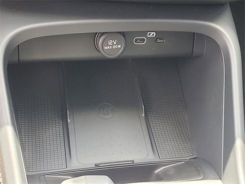 New 2026 Volvo XC40 B5 Core w/ Protection Package Premier image 24