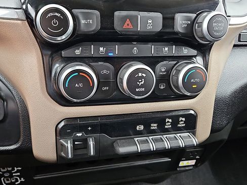 Used 2024 RAM 2500 Laramie AWD/4WD image 20
