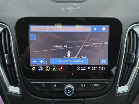 Used 2022 Chevrolet Malibu Premier image 24