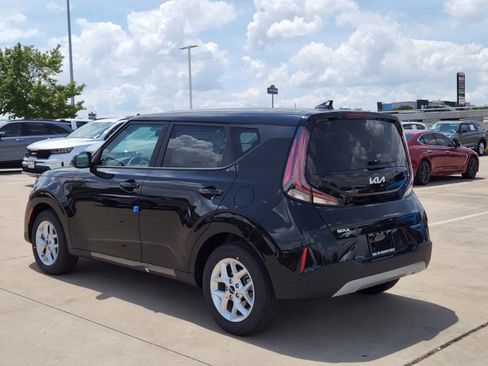 Used 2025 Kia Soul S image 4