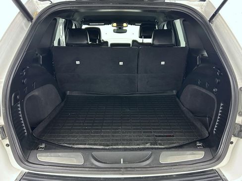 Used 2018 Jeep Grand Cherokee Limited image 21