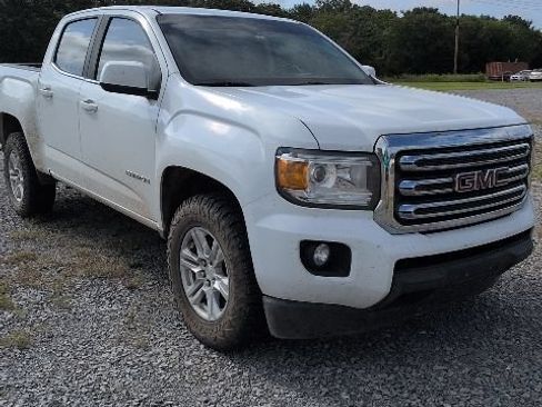 Used 2019 GMC Canyon SLE RWD image 2