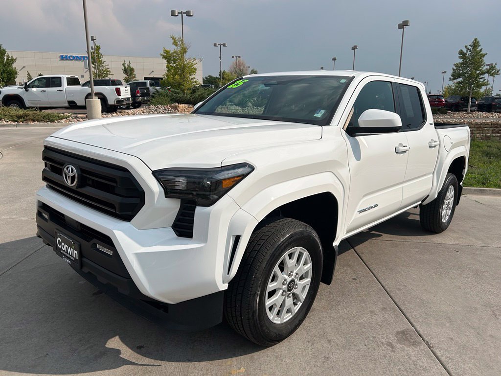 Used 2025 Toyota Tacoma SR5 AWD/4WD image 4