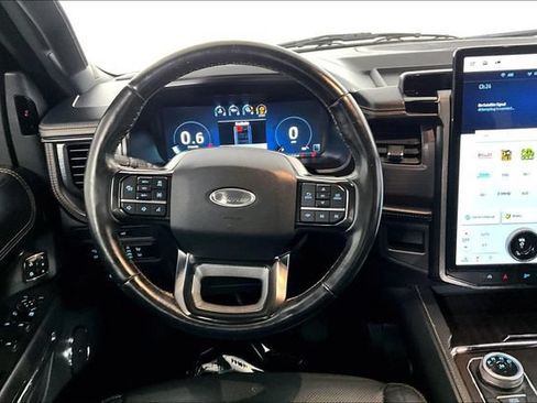 Used 2022 Ford Expedition Platinum RWD image 9
