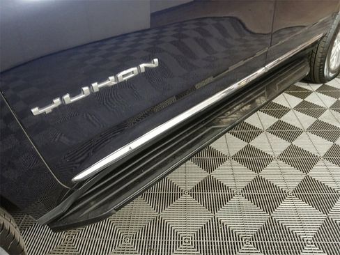 Used 2023 GMC Yukon SLT image 7