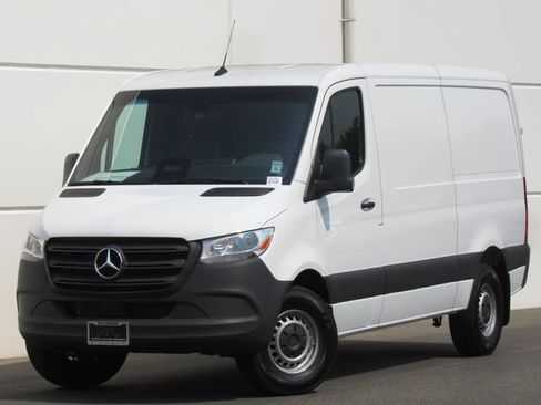 Used 2025 Mercedes-Benz Sprinter 2500 image 1