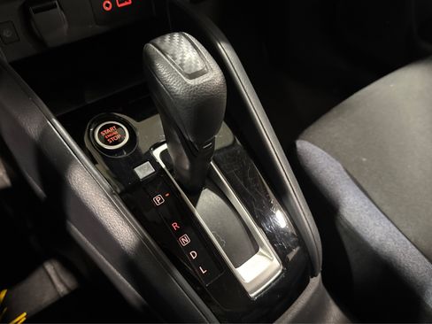 Used 2025 Nissan Versa SV image 31