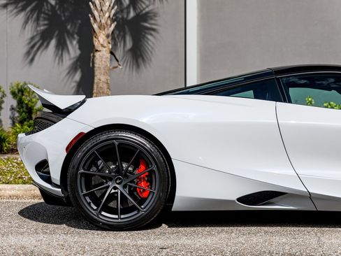 New 2026 McLaren 750S RWD image 10