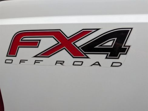 Used 2014 Ford F250 XL w/ Power Equipment Group AWD/4WD image 16