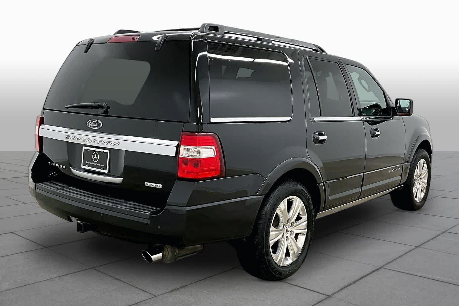 Used 2015 Ford Expedition Platinum AWD/4WD image 12