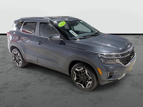 Used 2024 Kia Seltos SX w/ SX Sunroof Package image 5