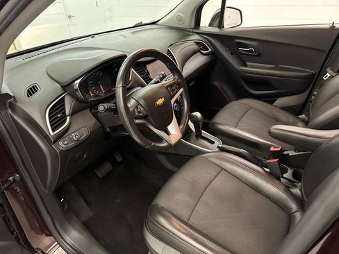 Used 2022 Chevrolet Trax LT w/ Driver Confidence Package AWD/4WD image 21