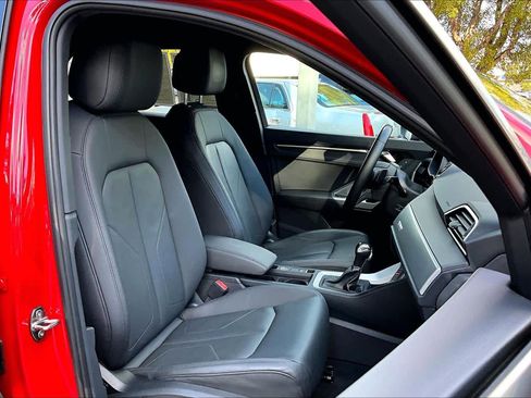 Used 2022 Audi Q3 2.0T Premium w/ Convenience Package image 18