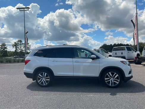 Used 2017 Honda Pilot Touring image 4