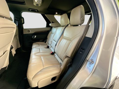 Used 2019 Land Rover Discovery HSE AWD/4WD image 26