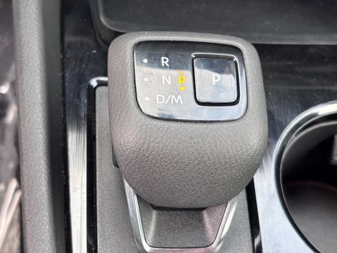 Used 2023 Nissan Rogue SV FWD image 30