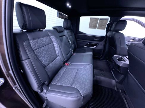 Used 2025 Toyota Tundra Limited AWD/4WD image 28