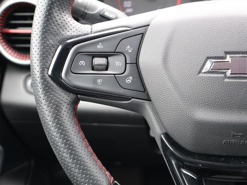 Used 2025 Chevrolet Trax RS w/ Sunroof Package image 33