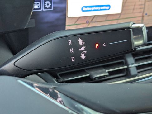 Used 2025 Chevrolet Equinox EV RS w/ LPO, All-Weather Mat Package image 20