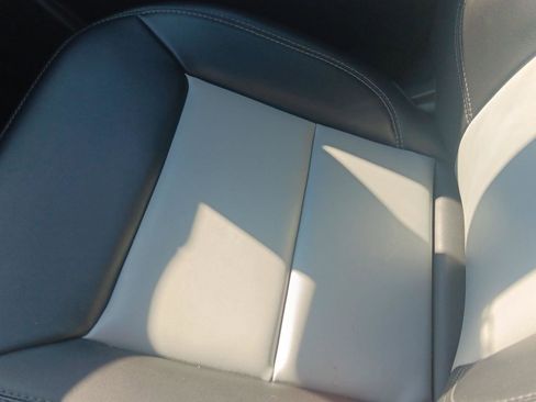 Used 2023 Ford Explorer XLT w/ Equipment Group 202A AWD/4WD image 14