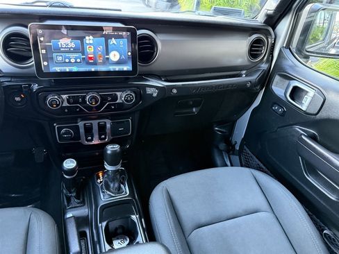 Used 2020 Jeep Wrangler Sport image 21