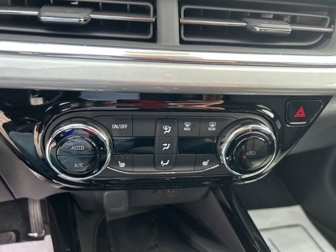 New 2026 Chevrolet Trax LT w/ Sunroof Package image 23