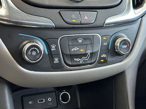 Used 2023 Chevrolet Equinox LT w/ LPO, Floor Liner Package FWD image 20