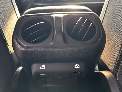 Used 2024 Jeep Wrangler Unlimited AWD/4WD image 28