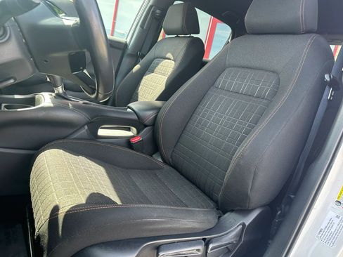 Used 2025 Honda HR-V Sport image 10