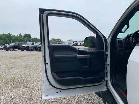 Used 2018 Ford F150 Raptor w/ Equipment Group 801A Mid AWD/4WD image 23