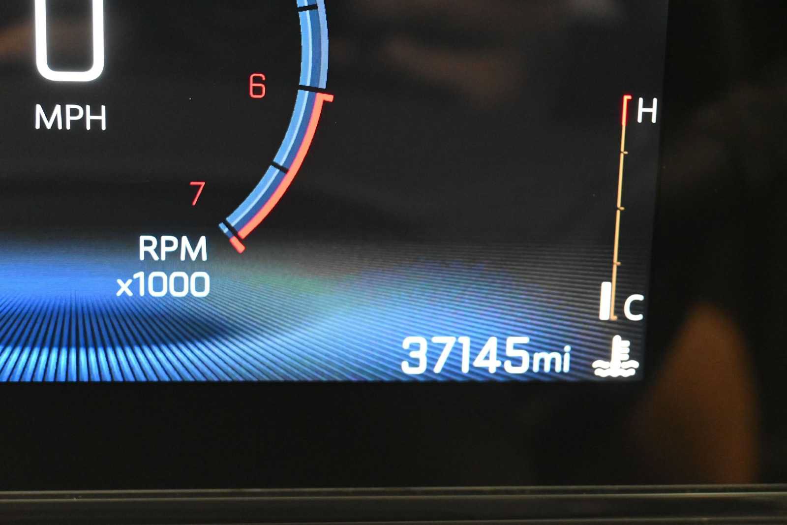 Used 2025 Chevrolet Trax LT FWD image 20