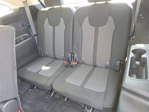 Used 2025 Kia Sorento LX FWD image 12