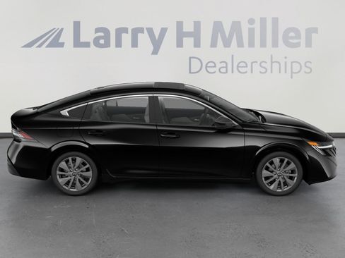 New 2026 Nissan Sentra SL w/ Floor Mat Package FWD image 4