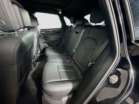 Used 2021 Porsche Macan S image 24