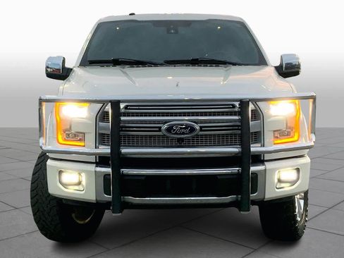 Used 2017 Ford F150 Platinum w/ Equipment Group 701A Luxury image 4