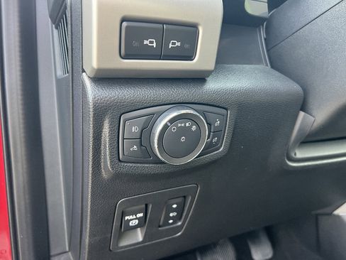 Certified 2020 Ford F150 Lariat w/ Equipment Group 502A Luxury AWD/4WD image 31