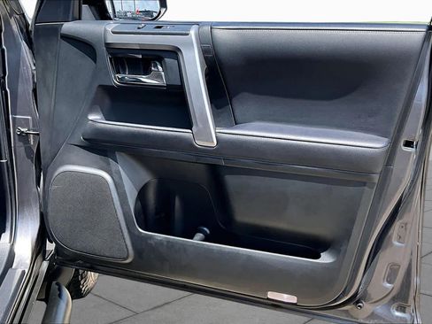 Used 2023 Toyota 4Runner SR5 Premium w/ Moonroof Package RWD image 22