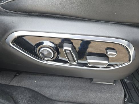 Used 2021 Jeep Grand Cherokee L Overland w/ Luxury Tech Group IV image 26