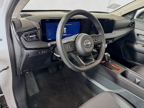 New 2026 Nissan Kicks SR w/ Interior Electronics Package AWD/4WD image 9