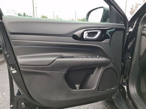 New 2026 Jeep Compass Latitude image 16