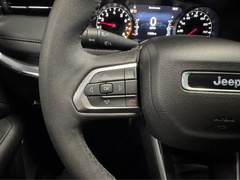 Used 2023 Jeep Compass Limited image 19