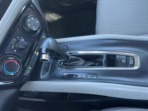 Used 2016 Honda HR-V LX image 14