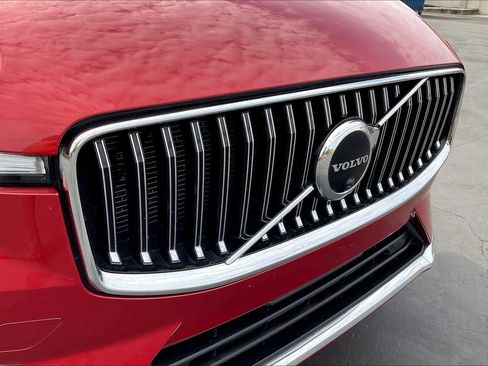 Used 2023 Volvo XC60 B5 Plus w/ Climate Package image 33