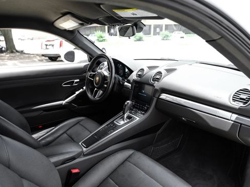 Used 2018 Porsche 718 Cayman S w/ Sportdesign Package RWD image 11