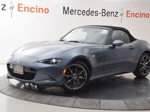 Used 2016 MAZDA MX-5 Miata Grand Touring image 2